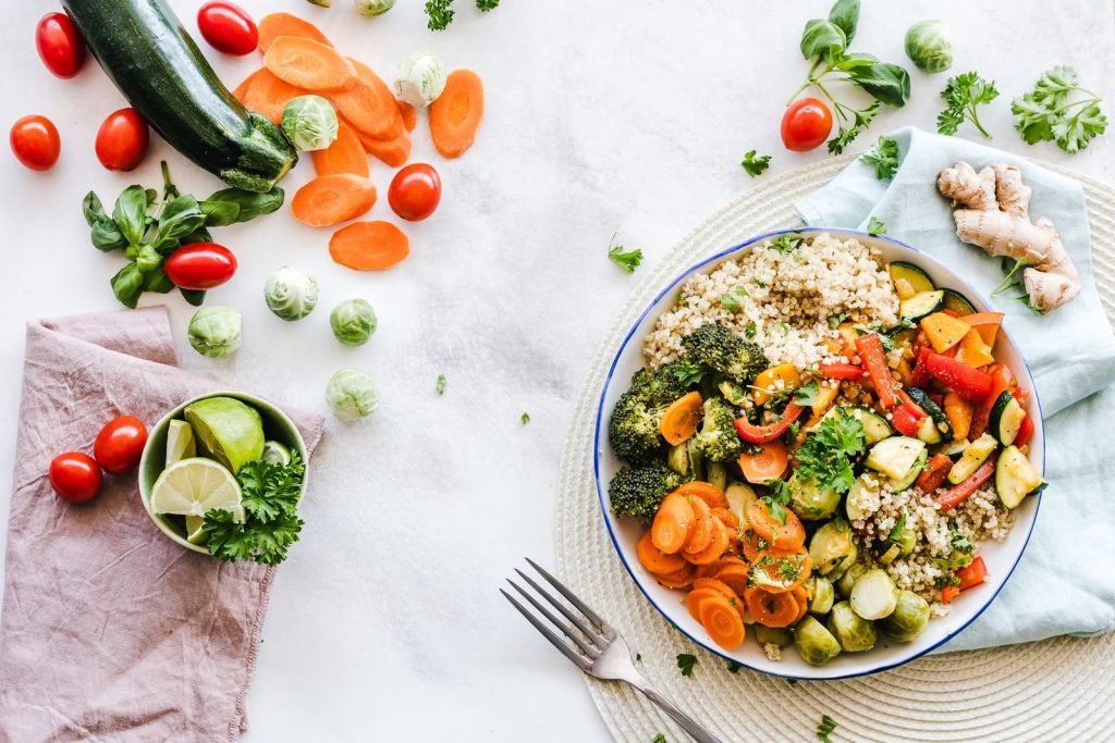 Balanced healthy meal with fresh vegetables and grains for weight loss